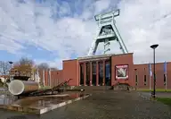 104344