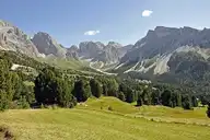 104739