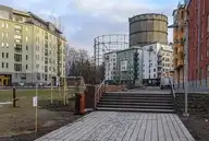 105435