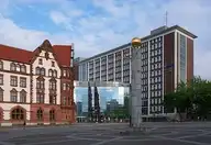 106853