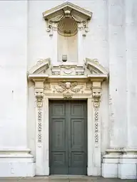 108592