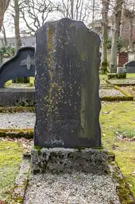 110438