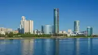 113015