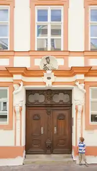 114593