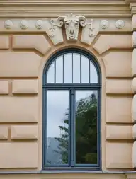 114660