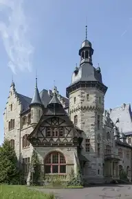 115879