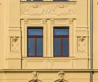 118067
