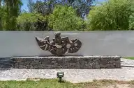 119004