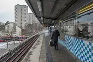 122023