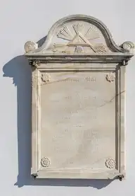 123229