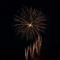 124137