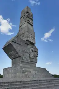 12476