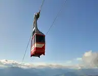 125703