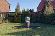 128431