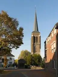 133030