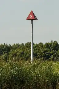 133976