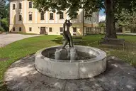 136586