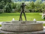 136587