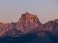 137044