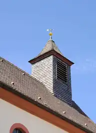 138157