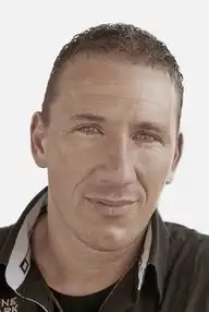 13981