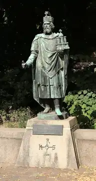 142157