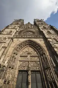 152827