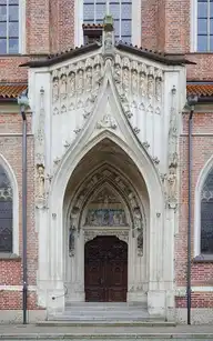152885