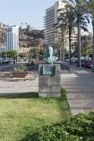 156118