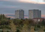 157608