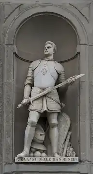 157892