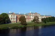 157989