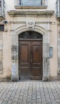 15852