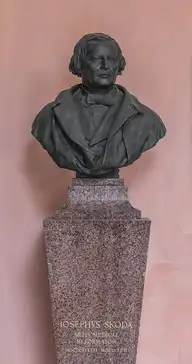 158902