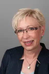 15907