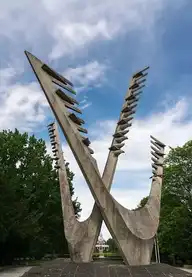15941