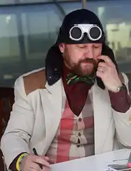161235