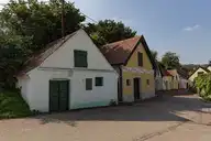 162598