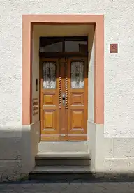 163831