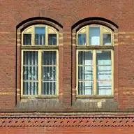 16718