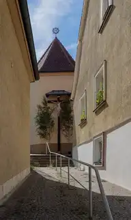 175439