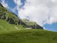 175977