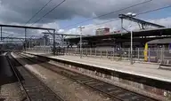 176093