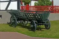 176600
