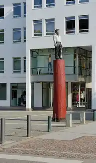 184492
