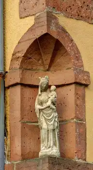 18496