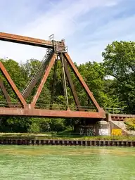 185213
