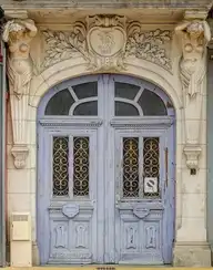 18552