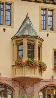 18737