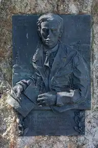 18940